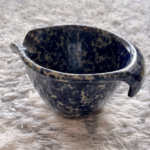 Bennington Potters Other - Bennington Potters batter bowl, for mixing and pouring, blue and white marbled